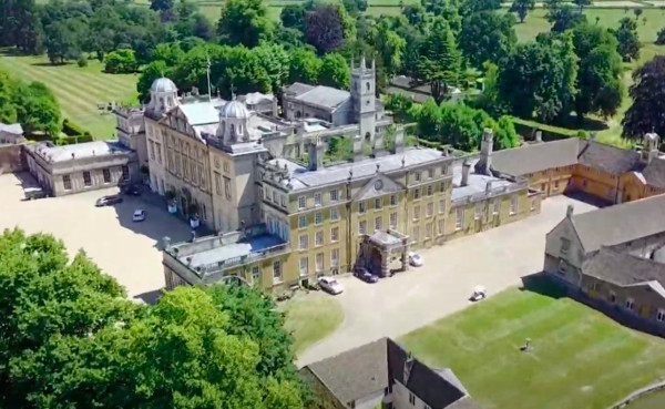 ▲▼伯明頓莊園（Badminton House）。（圖／翻攝自YouTube／Abbey Aerial Video）