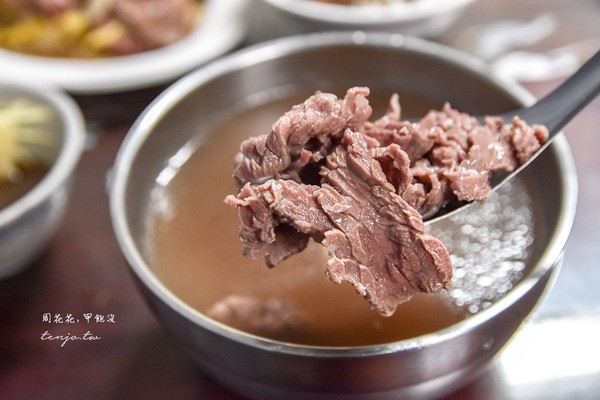 溫體牛肉鮮嫩美味！台南人氣牛肉湯　濃厚中藥湯頭一喝難忘 | ETtoda