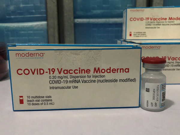 ▲▼第二批莫德納疫苗進行檢驗封緘流程。（圖／食藥署提供）