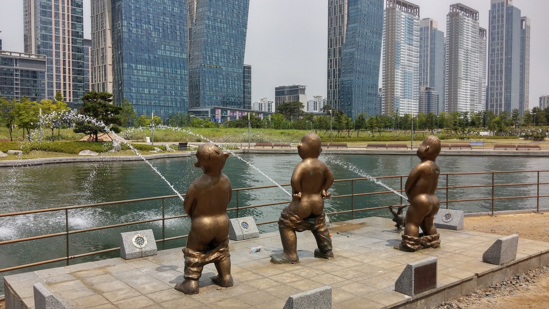 ▲▼南韓仁川松島「尿尿小童」雕像，引起當地民眾熱議。（圖／取自Pixabay）