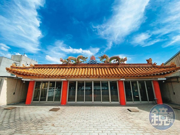 台北市龍江路的九龍宮（圖）仿松山奉天宮外觀興建，完工近40年。