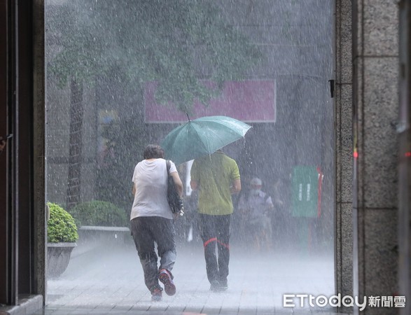 ▲中級颱風將來襲，經濟部水利署發佈最新淹水警戒。（圖／記者屠惠剛攝）