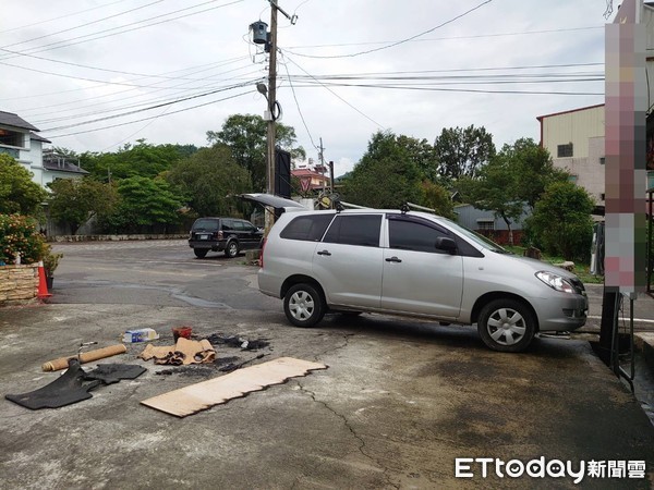 ▲一對男女大生在埔里被發現燒炭陳屍車內。（圖／記者高堂堯翻攝）