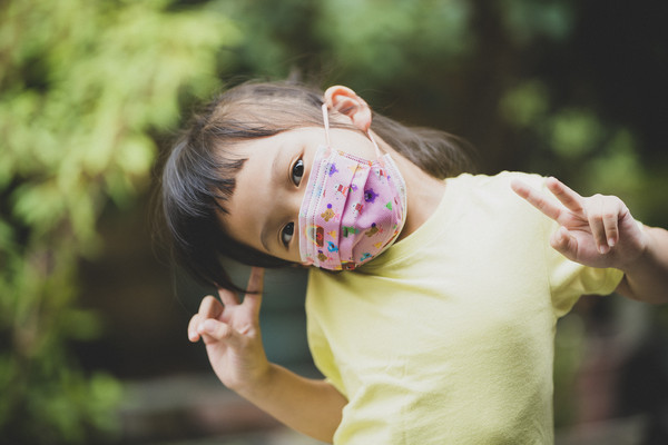 ▲▼崩潰爸媽神隊友「阿奇幼幼園」聯名兒童口罩開賣。（圖／業者提供）