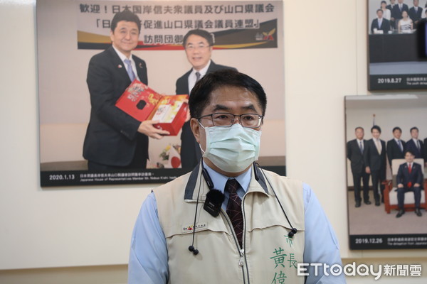 ▲台南市長黃偉哲對日本再捐100劑AZ疫苗表示感謝，並接見台南日僑野崎孝男。（圖／記者林悅翻攝，下同）