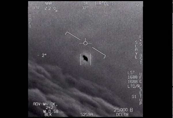 ▲▼美國國防部先前公開一段由海軍飛官拍攝到的UFO影片、UAP、不明飛行物。（圖／達志影像／美聯社）