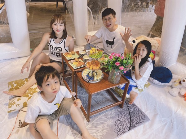 ▲▼ 王宥忻疫情期間捐贈物資、善款共計百萬 。（圖／固力狗娛樂提供）