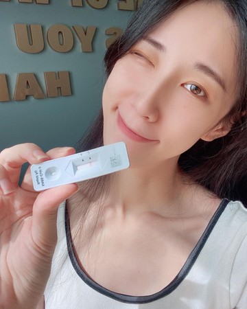▲瑤瑤（黃喬歆）居家快篩。（圖／翻攝自瑤瑤Instagram）