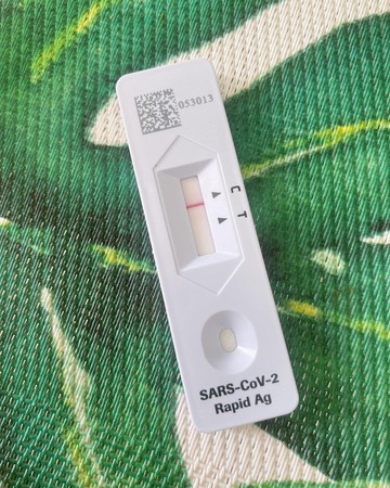 ▲瑤瑤（黃喬歆）居家快篩。（圖／翻攝自瑤瑤Instagram）