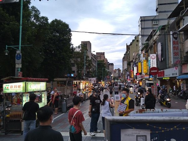 ▲▼寧夏夜市微解封首日。（圖／翻攝批踢踢）