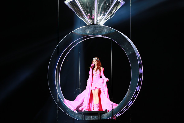 ▲▼五月天、丁噹分別將「諾亞方舟」、「真愛好難得」演唱會放線上播出。（圖／相信音樂提供）