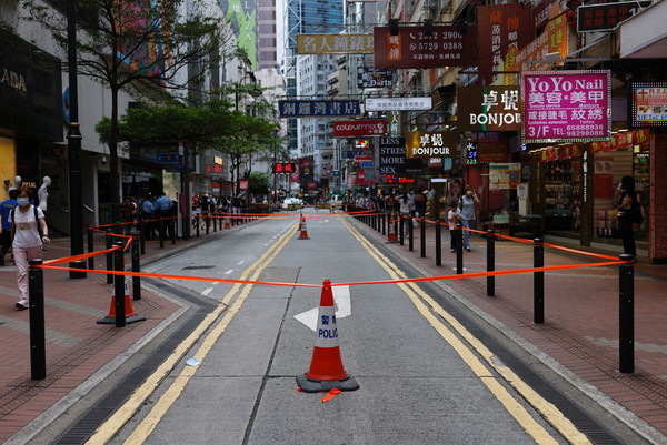 ▲▼香港七一禁遊行　港警封鎖維多利亞公園。（圖／路透社）