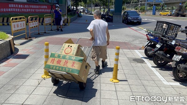 ▲▼環南市場爆41確診，菜商臨時接獲通知市場關閉，無奈喊「太倉促了」。（圖／記者邱中岳攝）