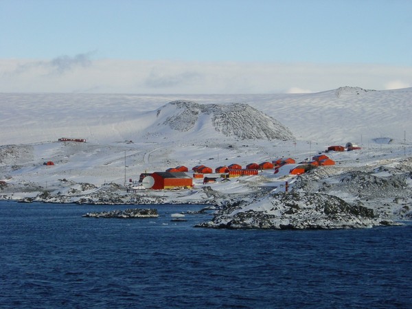 ▲▼南極阿根廷埃斯佩蘭薩觀測站。（圖／取自美國國家海洋暨大氣總署官網）