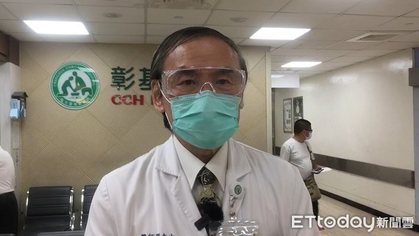 ▲彰基副院長周志中表示，目前2人還在加護病房，10人全轉住防疫旅館。（圖／記者鄧木卿攝）