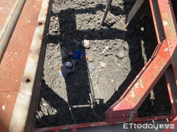 ▲▼      台南工人墜落鋼樑       。（圖／記者林悅翻攝）