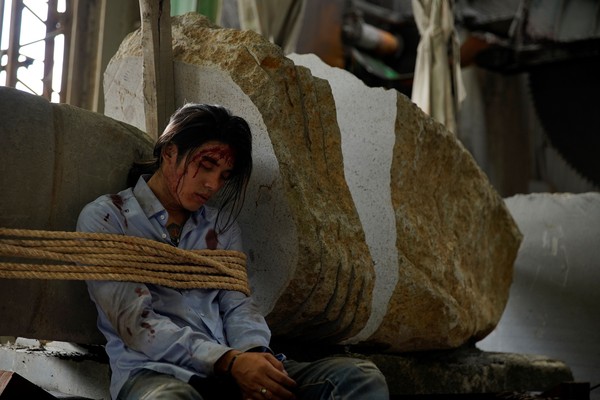 ▲▼《第三佈局 塵沙惑》劉冠廷徹底黑化動私刑。（圖／CATCHPLAY）