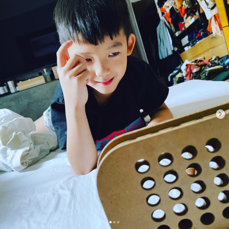 ▲范瑋琪玩遊戲被兒子嗆。（圖／翻攝自Instagram／fanfan）