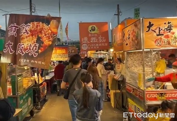 [新聞] 六都唯一開放內用！台南夜市爆713復業潮