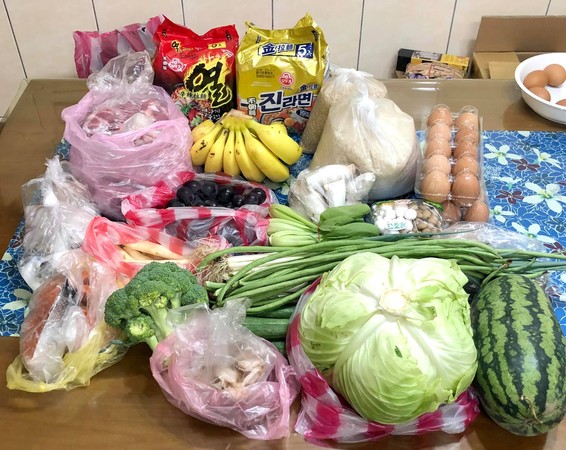 ▲▼網友PO出自己花了3500買了這些菜。（圖／翻攝自臉書社團「家常菜」）