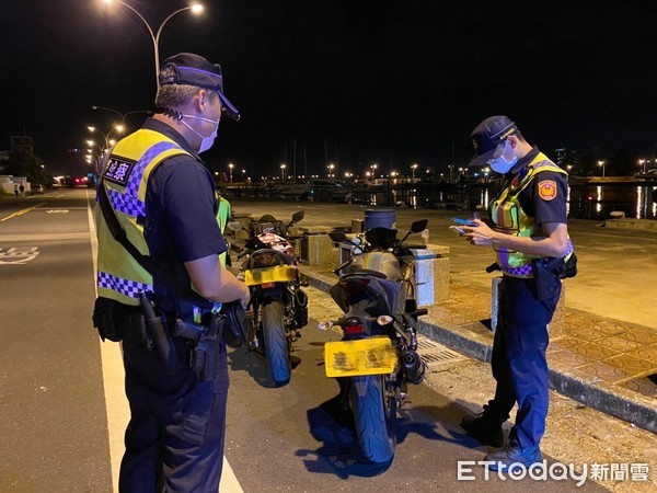 ▲台南市警四分局警方在針對暑期週末，強化安平地區稽查與取締，維護居民生活品質。（圖／記者林悅翻攝，下同）