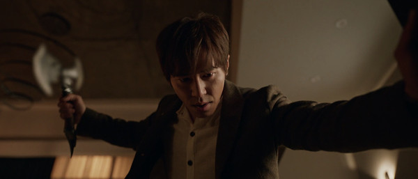 ▲李奎炯在《VOICE4》飾演擁有四種人格的連續殺人魔「雜技人」。（圖／翻攝自myVideo）