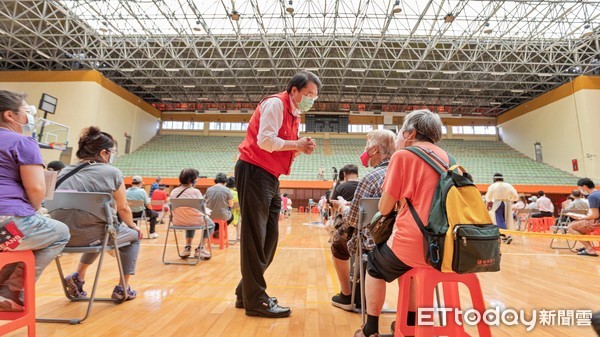 ▲68到69歲7月12、13日施打疫苗 林右昌籲鼓勵長者踴躍施打。（圖／記者郭世賢翻攝）