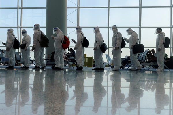 ▲▼香港機場搬運工染Delta病毒　疑有隱形傳染鏈「數萬人強制檢測」。（圖／路透社）