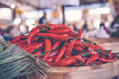 痘痘肌膚最好少吃這4類食物 蛋糕、花生都會導致出油增加