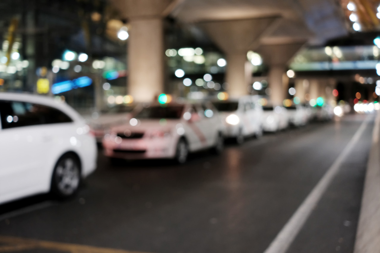 車停家門口白線「緊貼柱子」仍挨罰 車主抗罰失敗原因曝光