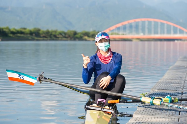 ▲▼划船選手甜姐兒黃義婷冬山河衝刺練習，要在日本奧運為國爭光。（圖／擷取自《林姿妙臉書》，下同）