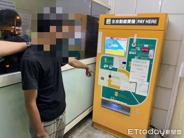 ▲屏東警分局民族族派出所員警逮獲涉嫌行竊張男兩人送辦             。（圖／記者陳崑福翻攝，以下同）