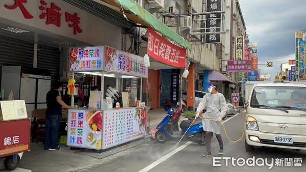 ▲屏東縣政府在火車站等處進行清消作業             。（圖／記者陳崑福翻攝，以下同）