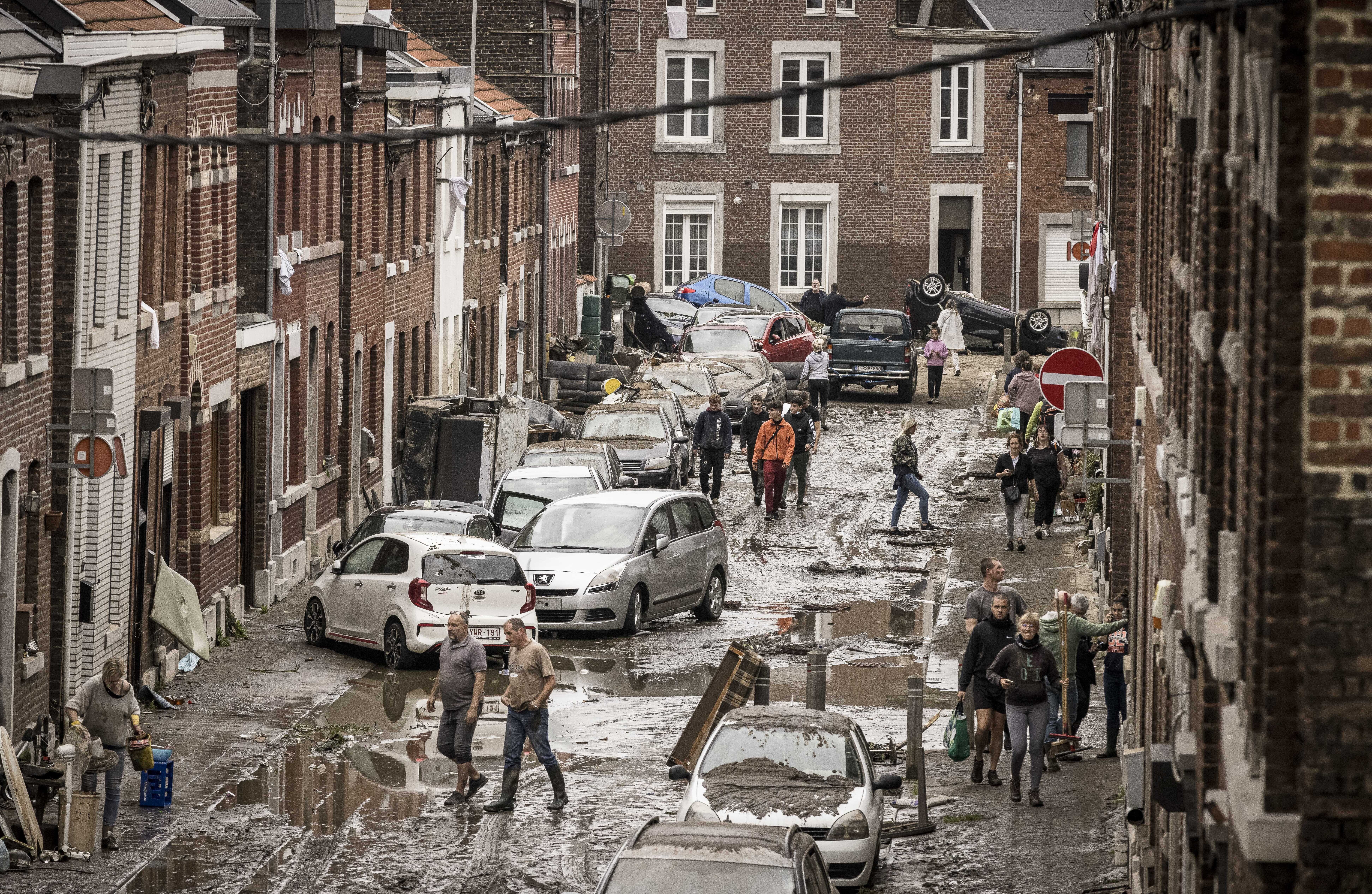 ▲▼比利時列日省災情慘重，雨後的街道泥濘不堪。（圖／達志影像／美聯社）