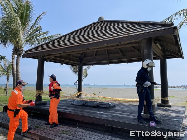 ▲▼旗津海水浴場驚見浮屍，女子身上留有證件，警方通知家屬前來指認。（圖／記者許宥孺翻攝）