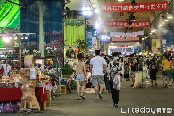 ▲▼建國花市,微解封,人潮。（圖／記者周宸亘攝）