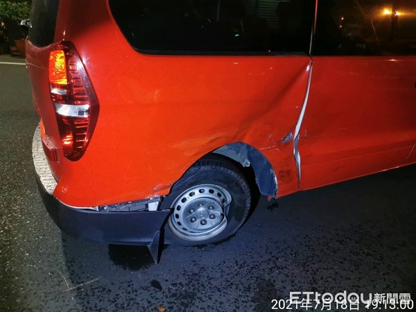 台南麻豆民宅廚房起火 消防車鳴笛衝救災半路紅燈突擦撞 Ettoday社會新聞 Ettoday新聞雲