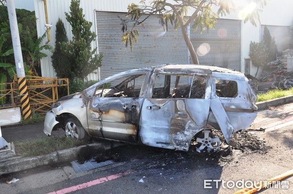 ▲台南市消防局指出，燃油汽車與電動汽車發生交通事故，除了車體之碰撞損害外，還經常會引起火災，甚至造成人命傷亡，民眾駕駛要小心。（圖／記者林悅翻攝，下同）