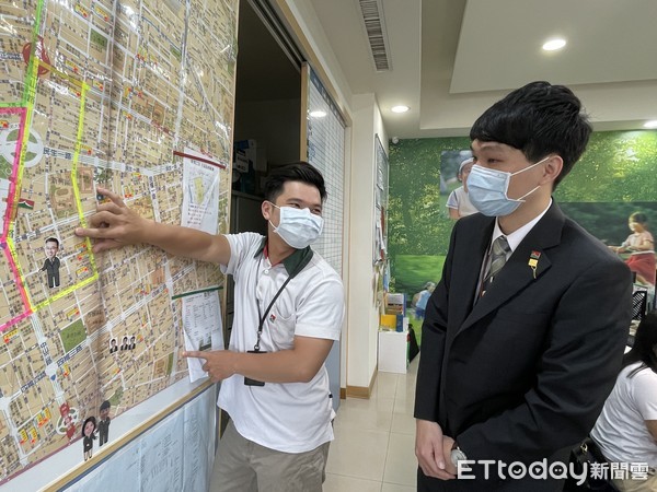 ▲▼信義房屋,斜槓,領隊,導遊,街頭藝人。（圖／記者陳建宇攝）