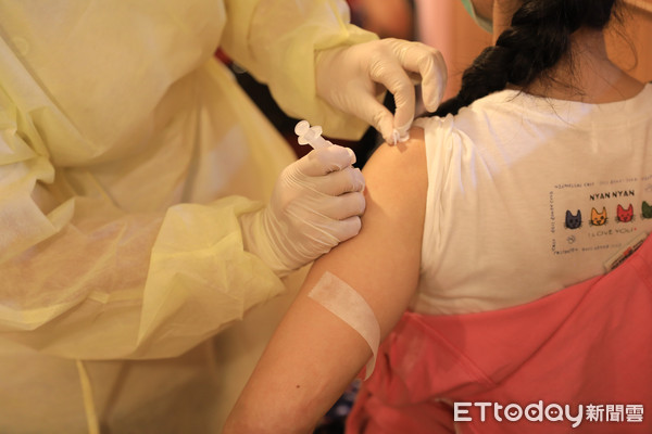 4疫苗優缺點一次看！蔡英文最快8月打高端　55.2萬人跟進接種 | ET