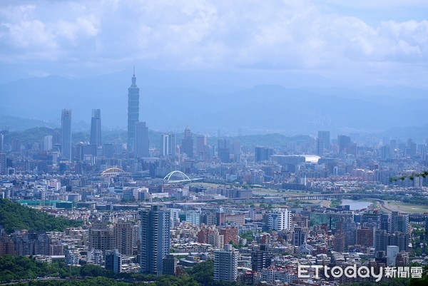 ▲▼台北,午後陣雨,颱風,烟花,侵台,氣象。（圖／記者姜國輝攝）