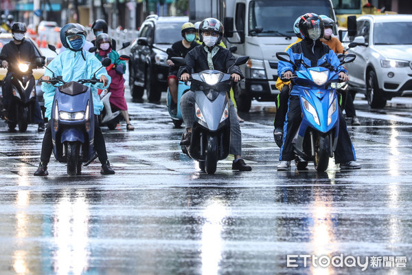 ▲台北市午後陣雨。（圖／記者林敬旻攝）