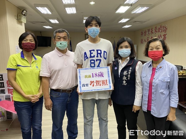 ▲台南監理站因三級疫情警戒的關係，減少考照名額，造成機車考照大塞車，引起民怨。（圖／資料照，記者林悅翻攝，下同）