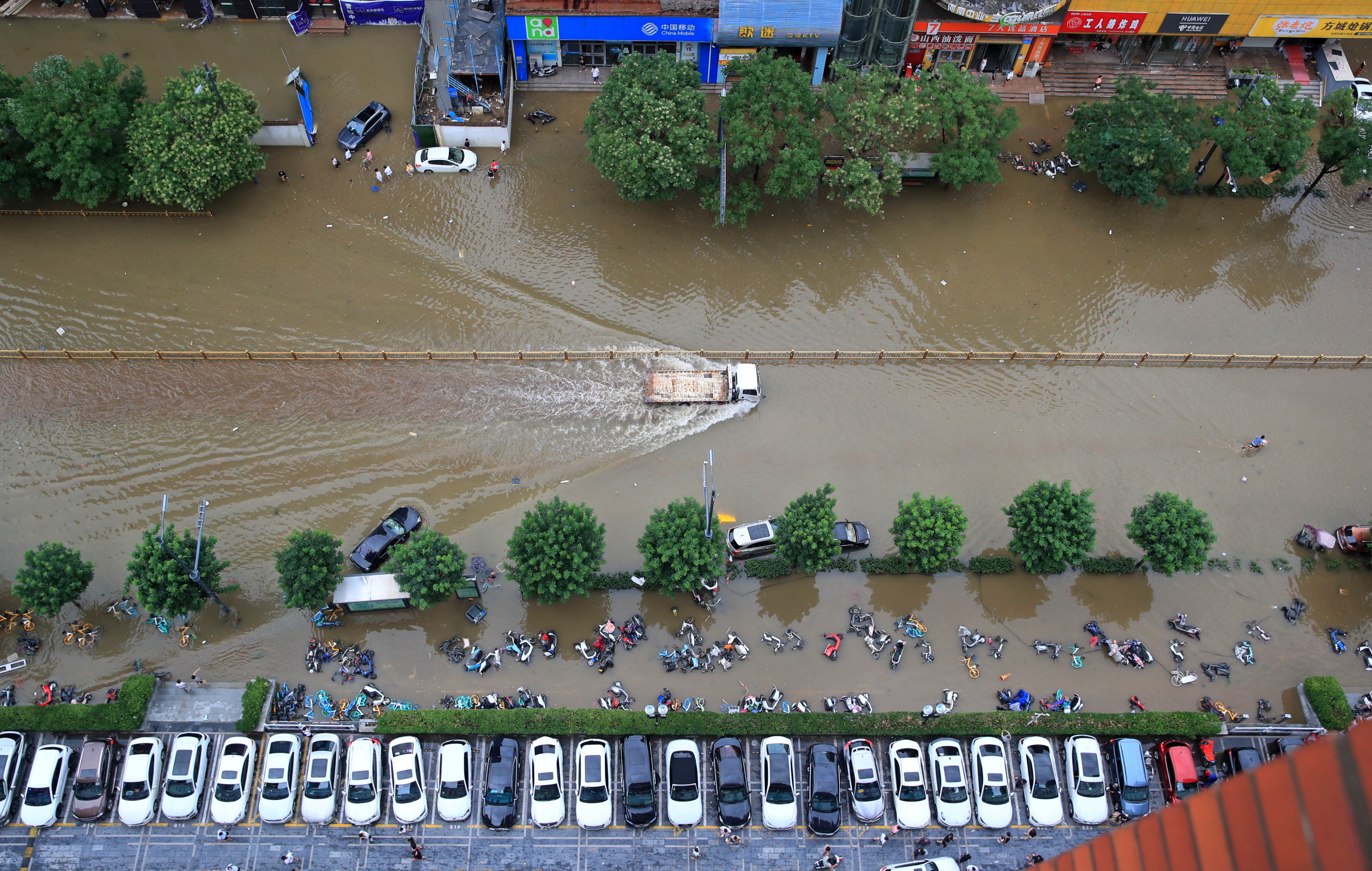 鄭州,極端氣候,西歐,洪水,河南省,供應鏈,iPhone,富士康,地鐵,淹水