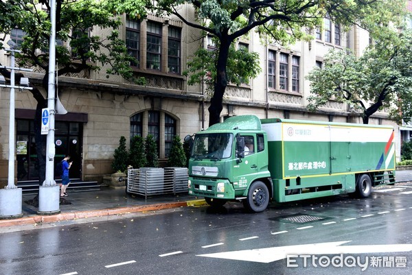 ▲▼台北北門郵局有內勤員工確診 目前已經隔離。（圖／記者屠惠剛攝）