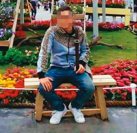 年僅20歲的H男逃亡後躲在墾丁的按摩店當雜工，賺取生活費。（翻攝畫面）