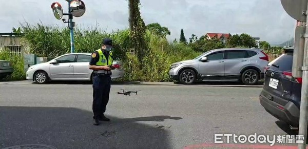 ▲花蓮吉安機車與自小客車同向發生擦撞。（圖／吉安警分局提供，下同）