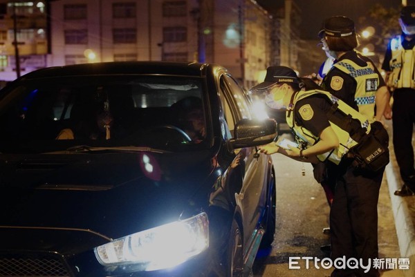 ▲疫情三級警戒期間，台南市安南區新吉工業區及台南科技工業區2處各發生汽機車聚競速，警方依法查處告發送辦。（圖／記者林悅翻攝，下同）