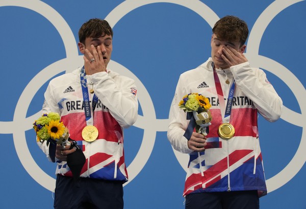 ▲▼英國跳水王子戴利（Tom Daley）和馬提李（Matty Lee）奪得男子雙人10公尺跳水金牌。（圖／達志影像／美聯社）
