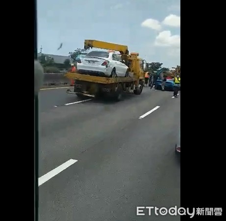 ▲國道一號北向近高科交流道27日發生車禍。（圖／記者許宥孺翻攝）